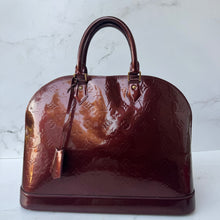 Load image into Gallery viewer, Louis Vuitton Vernis Amarante Bundle: Alma GM and Small Agenda