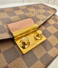 Load image into Gallery viewer, PRELOVED Louis Vuitton Damier Ebene Croisette Chain Wallet Magnolia