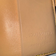 Load image into Gallery viewer, PRELOVED Louis Vuitton Monogram Cherry Blossom Card Holder