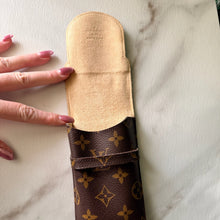 Load image into Gallery viewer, Louis Vuitton Monogram Etui a Lunettes Rabat Sunnies/ Eyeglass Case