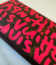Load image into Gallery viewer, PRELOVED Louis Vuitton Bundle: Monogram Graffiti Speedy 30 / Zippy Wallet/ Bag Charm