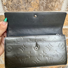 Load image into Gallery viewer, PRELOVED Louis Vuitton Sarah Wallet Matte Leather
