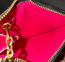 Load image into Gallery viewer, PRELOVED Louis Vuitton Takashi Murakami Multicolor Noir Pochette Cles