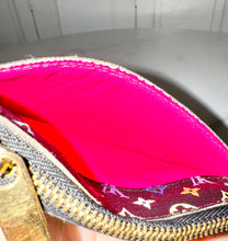 Load image into Gallery viewer, PRELOVED Louis Vuitton Takashi Murakami Multicolor Noir Pochette Cles