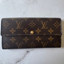 Load image into Gallery viewer, ✨💎Two Piece Thursday Bundle💎✨Louis Vuitton Monogram Looping GM and Sarah Wallet