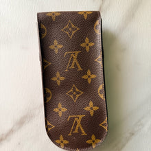 Load image into Gallery viewer, Louis Vuitton Monogram Etui a Lunettes Rabat Sunnies/ Eyeglass Case