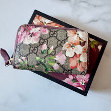 Load image into Gallery viewer, Gucci GG Supreme Monogram Blooms Bundle: Mini Boston and Compact Zip Wallet