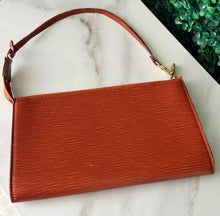 Load image into Gallery viewer, Louis Vuitton Epi Pochette Accessories Brown