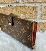 Load image into Gallery viewer, PRELOVED Louis Vuitton Monogram Continental Kisslock Wallet
