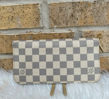 Load image into Gallery viewer, PRELOVED Louis Vuitton Damier Azur Insolite Wallet
