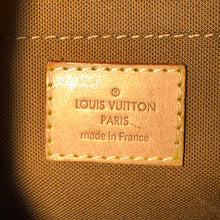 Load image into Gallery viewer, Louis Vuitton Monogram Sologne