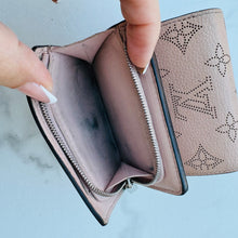 Load image into Gallery viewer, LOUIS VUITTON Mahina Iris XS Wallet Magnolia