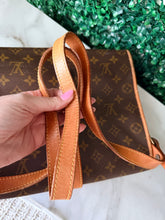 Load image into Gallery viewer, Louis Vuitton Vintage Portable Serviette Desktop Bag