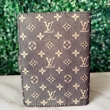 Load image into Gallery viewer, Louis Vuitton Min Lin Monogram Small Ring Agenda