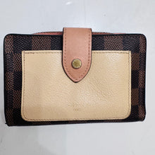 Load image into Gallery viewer, Louis Vuitton Damier Ebene Juliette Wallet Creme