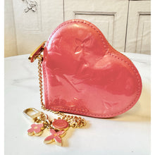 Load image into Gallery viewer, PRELOVED Louis Vuitton Vernis Framboise Coeur Heart Coin Purse