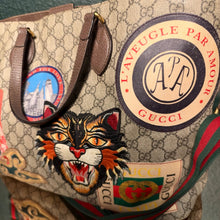 Load image into Gallery viewer, Gucci Supreme GG Canvas Courrier Soft Tote