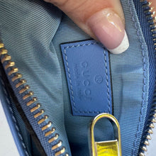Load image into Gallery viewer, Brand New Gucci Supreme Canvas Card Holder