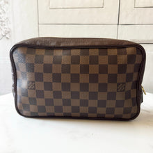 Load image into Gallery viewer, Louis Vuitton Damier Ebene Trousse Toilette 23 CA0046