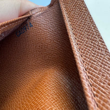 Load image into Gallery viewer, Louis Vuitton Monogram Men's Bifold Wallet