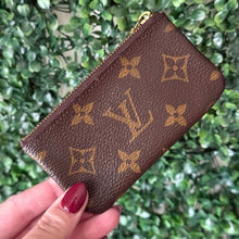 Load image into Gallery viewer, Louis Vuitton Monogram Key Pouch SD0241