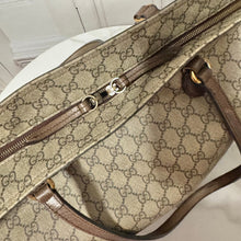 Load image into Gallery viewer, Gucci Supreme Canvas Large Tote