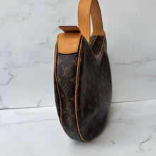 Load image into Gallery viewer, Louis Vuitton Monogram Croissant GM