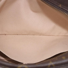 Load image into Gallery viewer, Louis Vuitton Trousse Toiletry 28