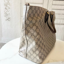 Load image into Gallery viewer, Gucci Supreme GG Canvas Courrier Soft Tote