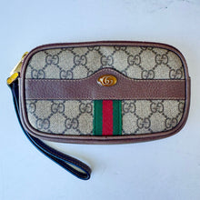 Load image into Gallery viewer, Gucci GG Supreme Clutch