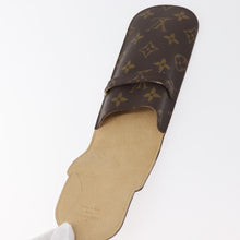 Load image into Gallery viewer, Louis Vuitton Monogram Etui a Lunettes Rabat Sunnies/ Eyeglass Case