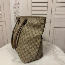 Load image into Gallery viewer, Gucci Supreme Canvas Large Tote
