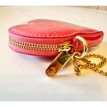 Load image into Gallery viewer, PRELOVED Louis Vuitton Vernis Framboise Coeur Heart Coin Purse