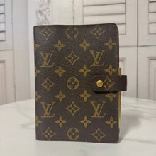 Load image into Gallery viewer, Louis Vuitton Monogram Medium Ring Agenda