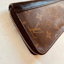 Load image into Gallery viewer, Louis Vuitton Monogram Macassar Vertical Zippy Wallet