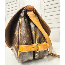 Load image into Gallery viewer, Louis Vuitton Saumur 30