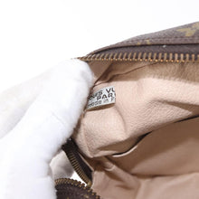Load image into Gallery viewer, Louis Vuitton Trousse Toiletry 28