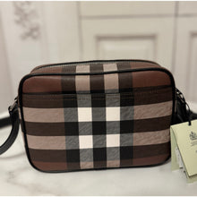 Load image into Gallery viewer, BRAND NEW Burberry Paddy Crossbody
