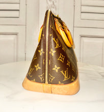 Load image into Gallery viewer, PRELOVED Louis Vuitton Alma PM
