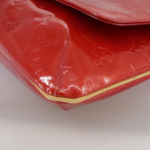 Load image into Gallery viewer, Louis Vuitton Vernis Thompson Street Red
