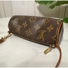 Load image into Gallery viewer, Louis Vuitton Baby Papillon
