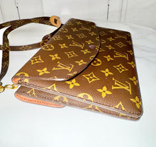 Load image into Gallery viewer, PRELOVED Louis Vuitton Pochette Double Rabat
