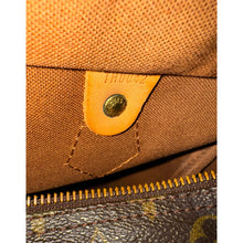 Load image into Gallery viewer, Louis Vuitton 2002 Monogram Speedy 30
