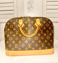 Load image into Gallery viewer, PRELOVED Louis Vuitton Alma PM
