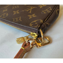 Load image into Gallery viewer, Louis Vuitton Monogram Petit Bucket Pouch

