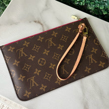 Load image into Gallery viewer, Louis Vuitton Monogram Neverfull MM Pouch
