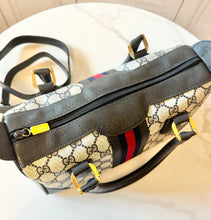 Load image into Gallery viewer, PRELOVED Gucci Vintage Boston Bandouliere Bag
