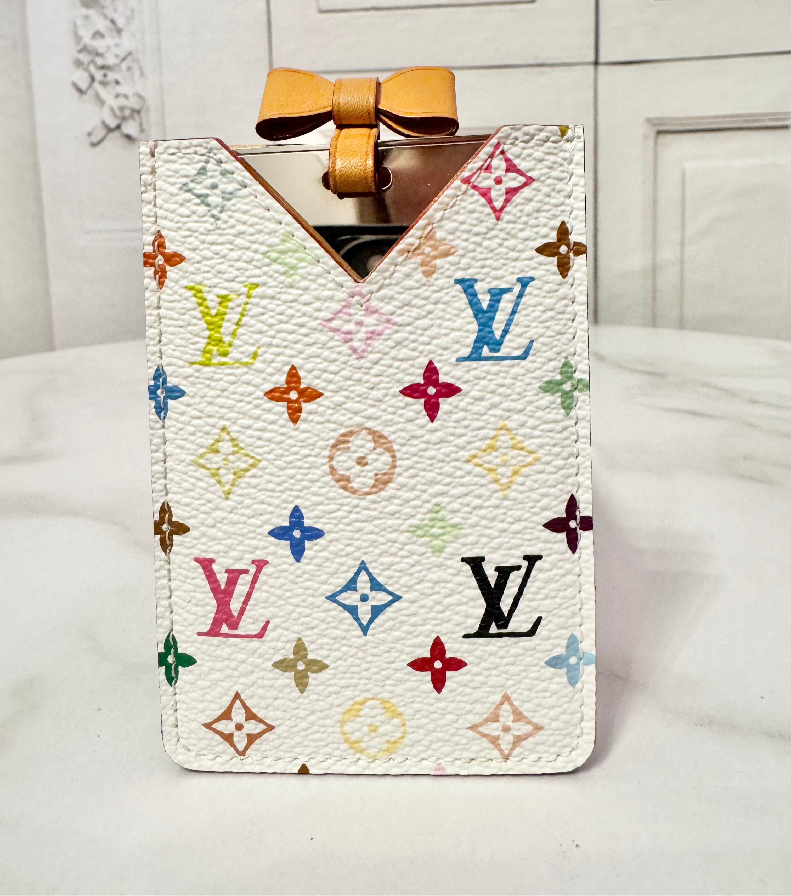 PRELOVED Louis Vuitton Takashi Murakami Monogram Multicolor Blanc Mirror and Case / Card Case