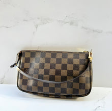 Load image into Gallery viewer, PRELOVED Louis Vuitton Pochette Accessories Damier Ebene
