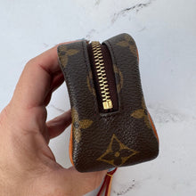 Load image into Gallery viewer, Louis Vuitton Monogram Wapity Pouch
